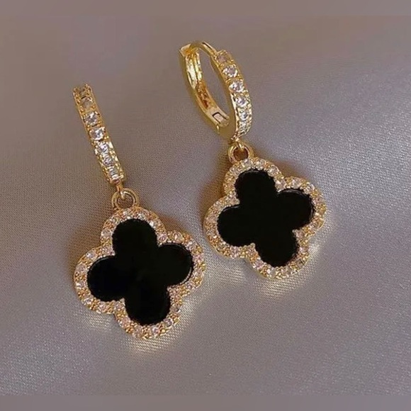 Jewelry - 14k Gold Plated Clover Earrings